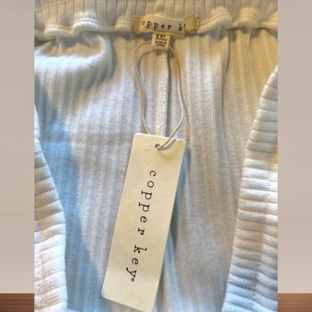 COPPER Key Ribbed Drawstring Jogger Pants with Pockets in Off White. - Picture 7 of 12